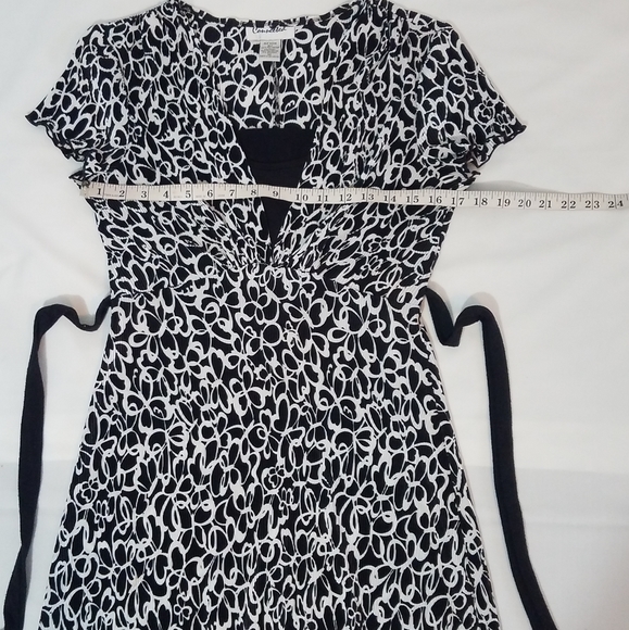 Beautiful woman's stretchy dress - Picture 6 of 9